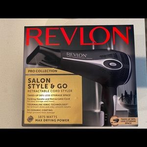 ✨Revlon- Pro Collection Blowdryer!✨